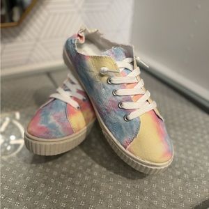 Madden Girl Multicolor Sneakers Size 9M